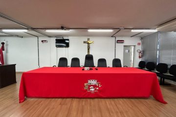 Vereadores de Presidente Prudente votam pela abertura do processo de cassação do prefeito Ed Thomas