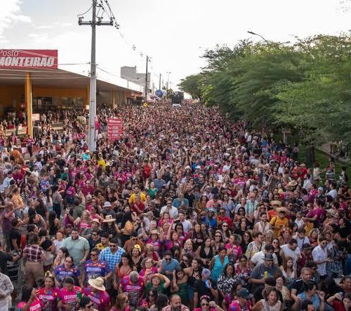 Maior Caminhada do Forró do mundo arrasta multidões no Agreste de Pernambuco