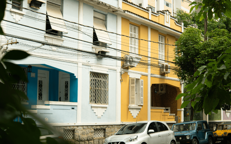 Nascido da voz e da vontade, o bairro santista de Pompéia emerge como um exemplo de comunidade unida.