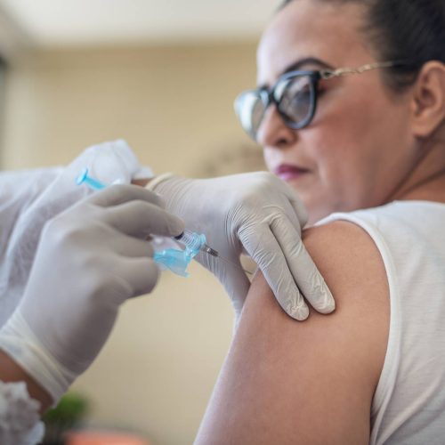 Importância da vacinação contra a gripe em Santos: não deixe para depois!