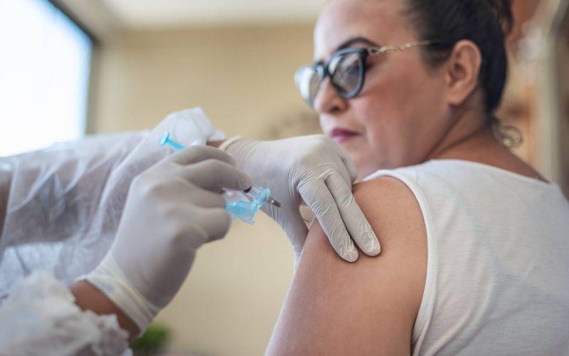 Importância da vacinação contra a gripe em Santos: não deixe para depois!