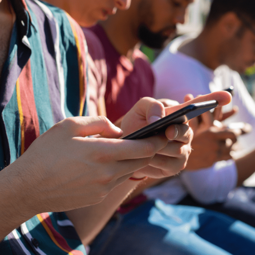 Santos oferece diversas alternativas gratuitas para deixar o TikTok e voltar a ler