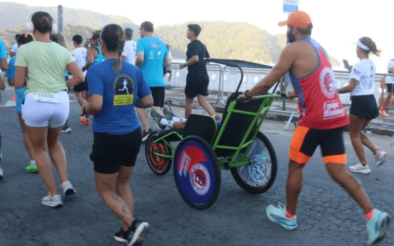 Corrida em Santos promove inclusão: inscrições já estão disponíveis para participantes autistas