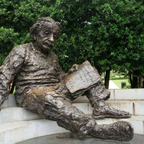Cinco citações inspiradoras de Albert Einstein para iluminar sua terça-feira