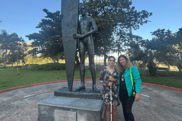 Escola de Santos celebra 35 anos com a ilustre presença de campeã mundial