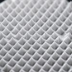 Pesquisadores descobrem método inovador para criar supercondutores ultraeficientes a partir de material extremamente fino
