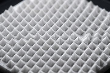 Pesquisadores descobrem método inovador para criar supercondutores ultraeficientes a partir de material extremamente fino