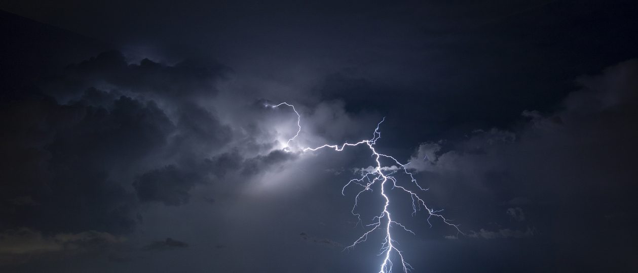 Fenômeno Super El Niño ameaça provocar a pior catástrofe climática em mais de um século, deixando dois estados brasileiros em estado de alerta