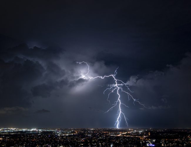 Fenômeno Super El Niño ameaça provocar a pior catástrofe climática em mais de um século, deixando dois estados brasileiros em estado de alerta