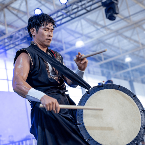 Guarujá sedia o pioneiro Matsuri à beira da praia no Brasil