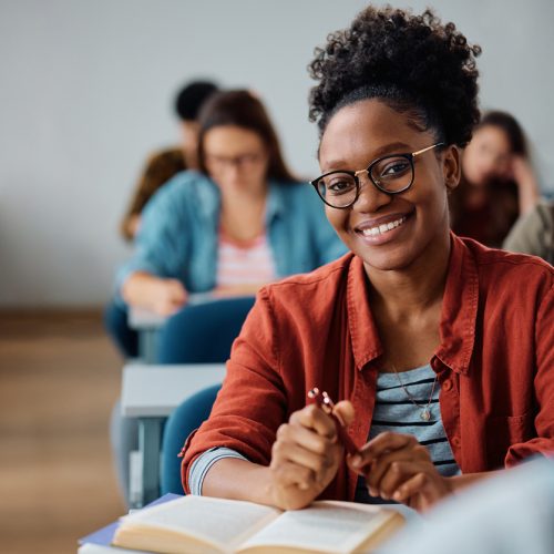 MOVER e Estácio oferecem cursos gratuitos com certificação