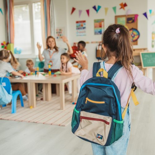 Colaboração entre pais e instituições de ensino pode tornar retorno às aulas mais tranquilo