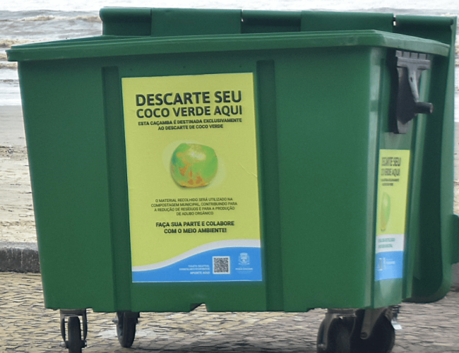 Praia Grande transforma cascas de coco em adubo urbano