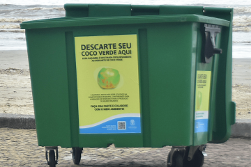 Praia Grande transforma cascas de coco em adubo urbano