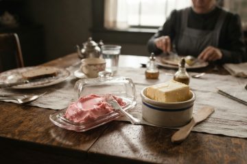 Margarina gera polêmica a ponto de estados dos EUA considerarem obrigar fabricantes a tingi-la de rosa
