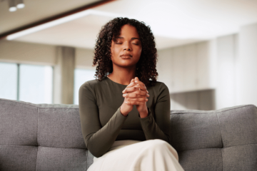 Inicie a semana com esperança: descubra 3 salmos para invocar proteção divina